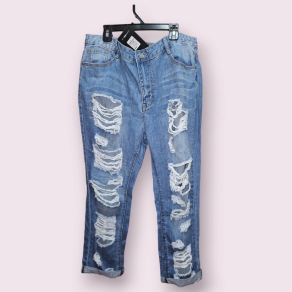 Women's Fashion Nova Distressed Jeans Size 15 Blue (New)